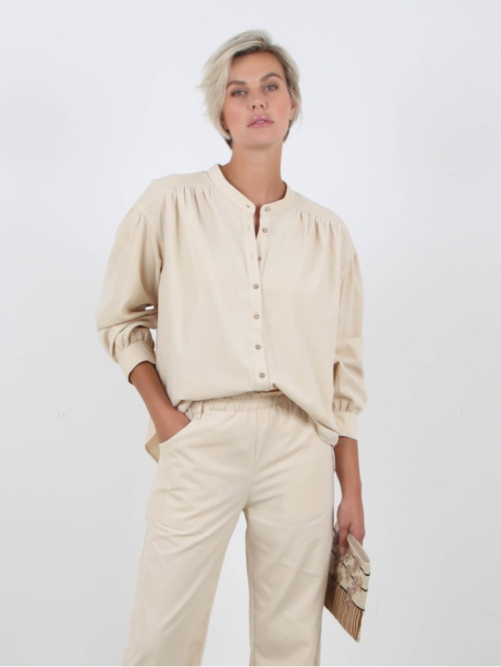 XiRena Women’s Long Sleeve Atlee Blouse Corduroy Cream size Medium
